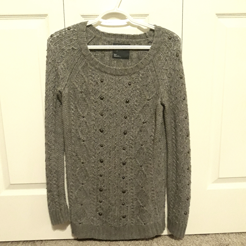 Light grey sweater